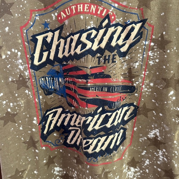 Southern Savvy T-Shirt with  chasing the American Dream Print. Medium. - Picture 2 of 6
